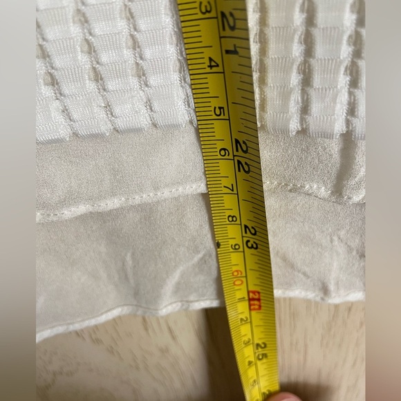 Vince White Textured Woven Lattice Knit Silk Top Sz Large - Picture 8 of 11